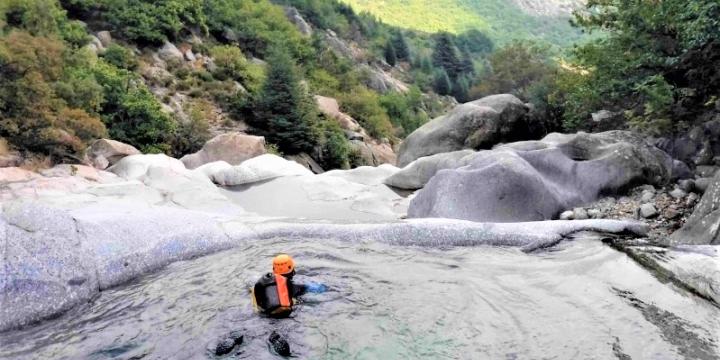 Découvrez le Canyoning près de Florac : Aventure et Sensations Garanties pour Tous!